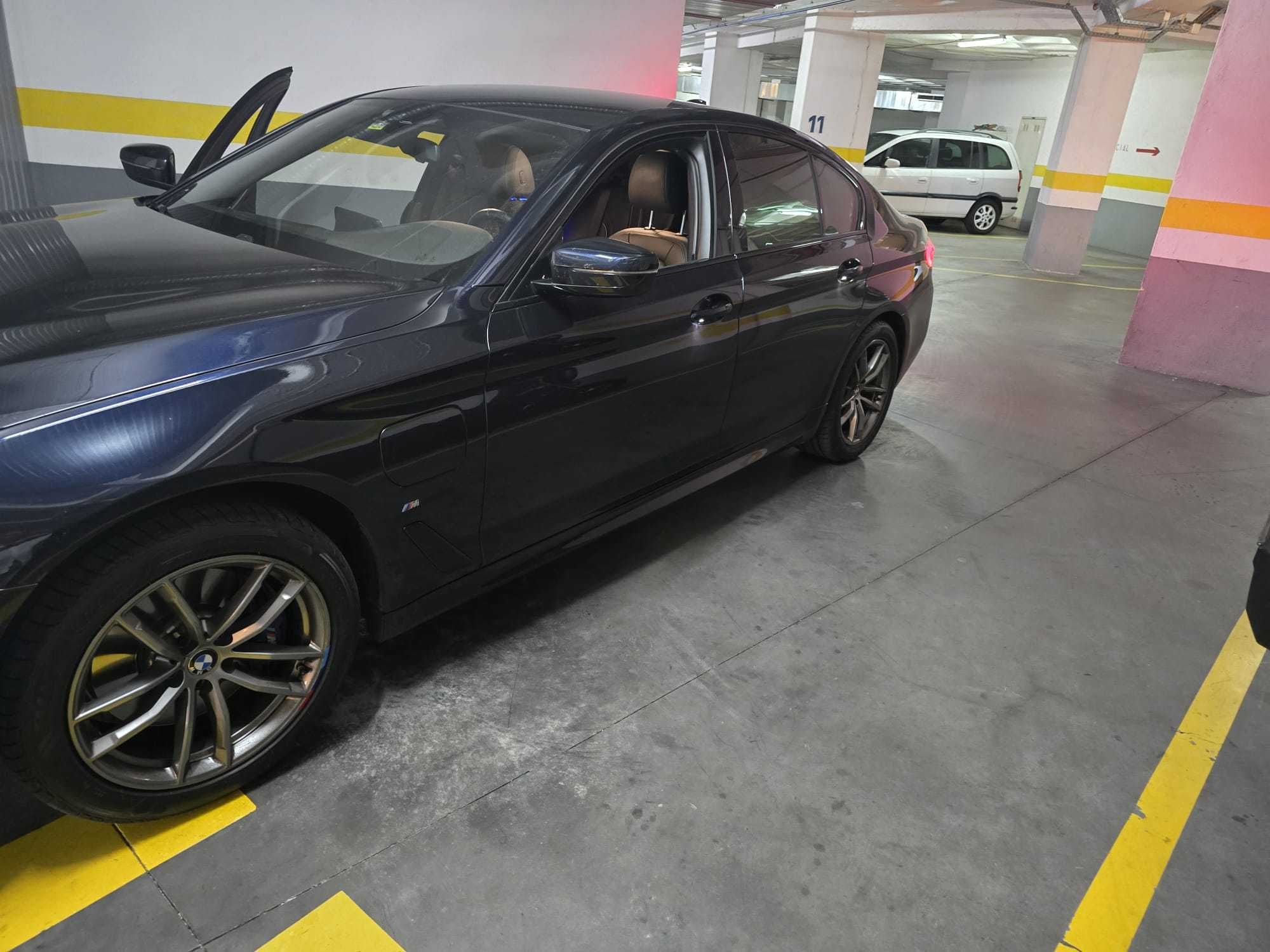 BMW 530E Performance Pack M - Nacional e pouco kms - Iva não dedutível