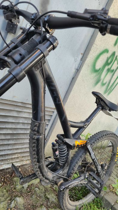 Rower Ns Bikes Fuzz DH 27.5 M Shimano Saint Rock Shox