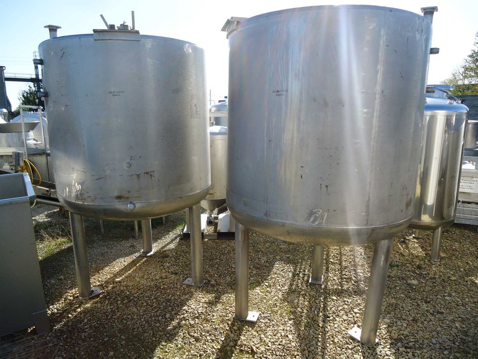 Zbiornik nierdzewny 2000L stojący grubość ścianki 2,7mm