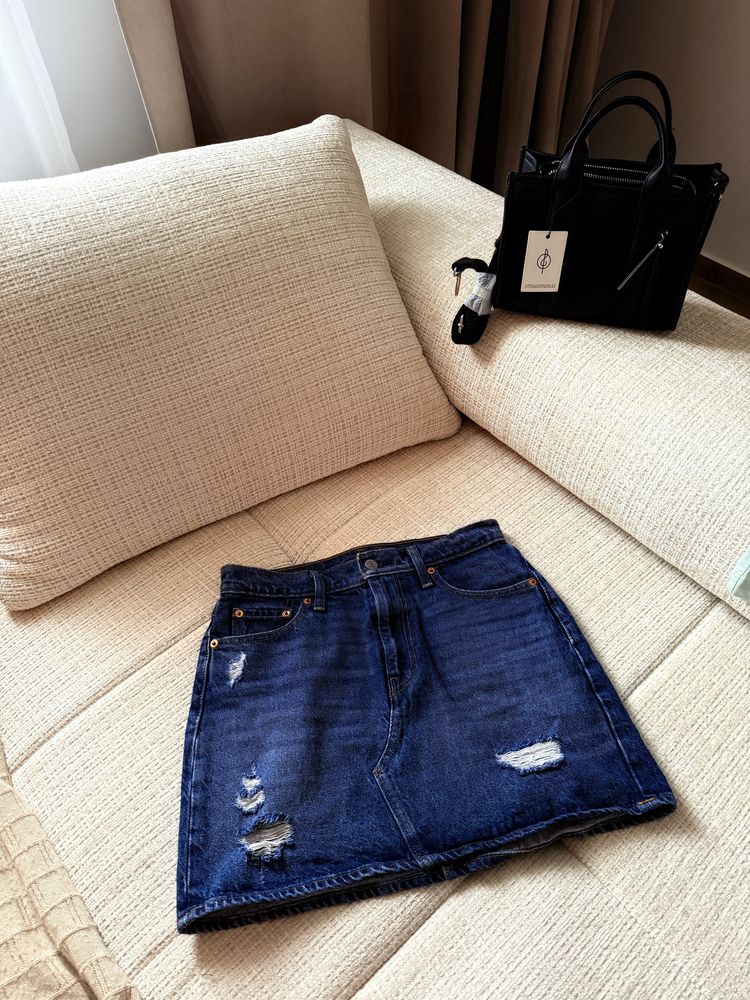 Спідниця юбка levis розмір 26