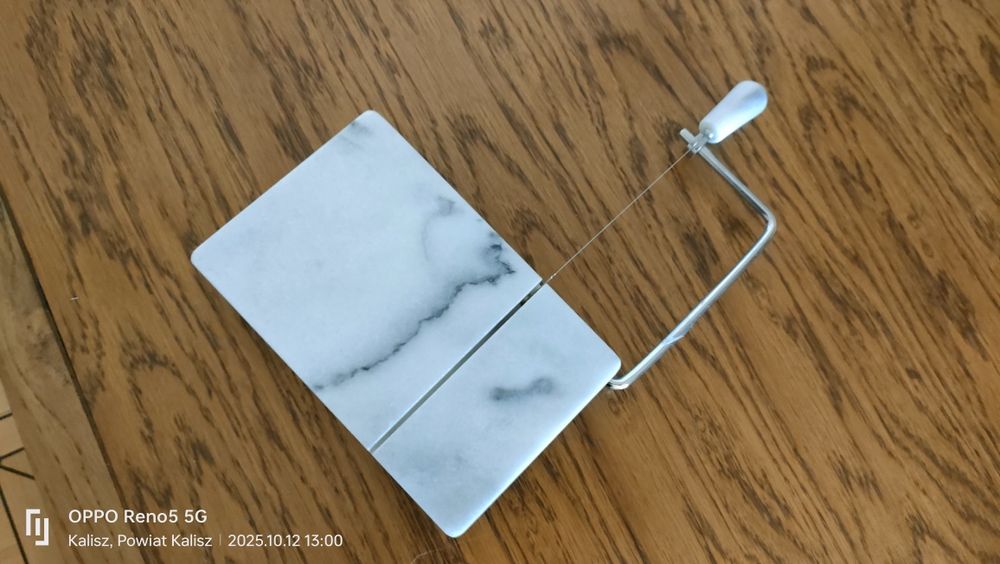 Kamienna krajalnica do sera