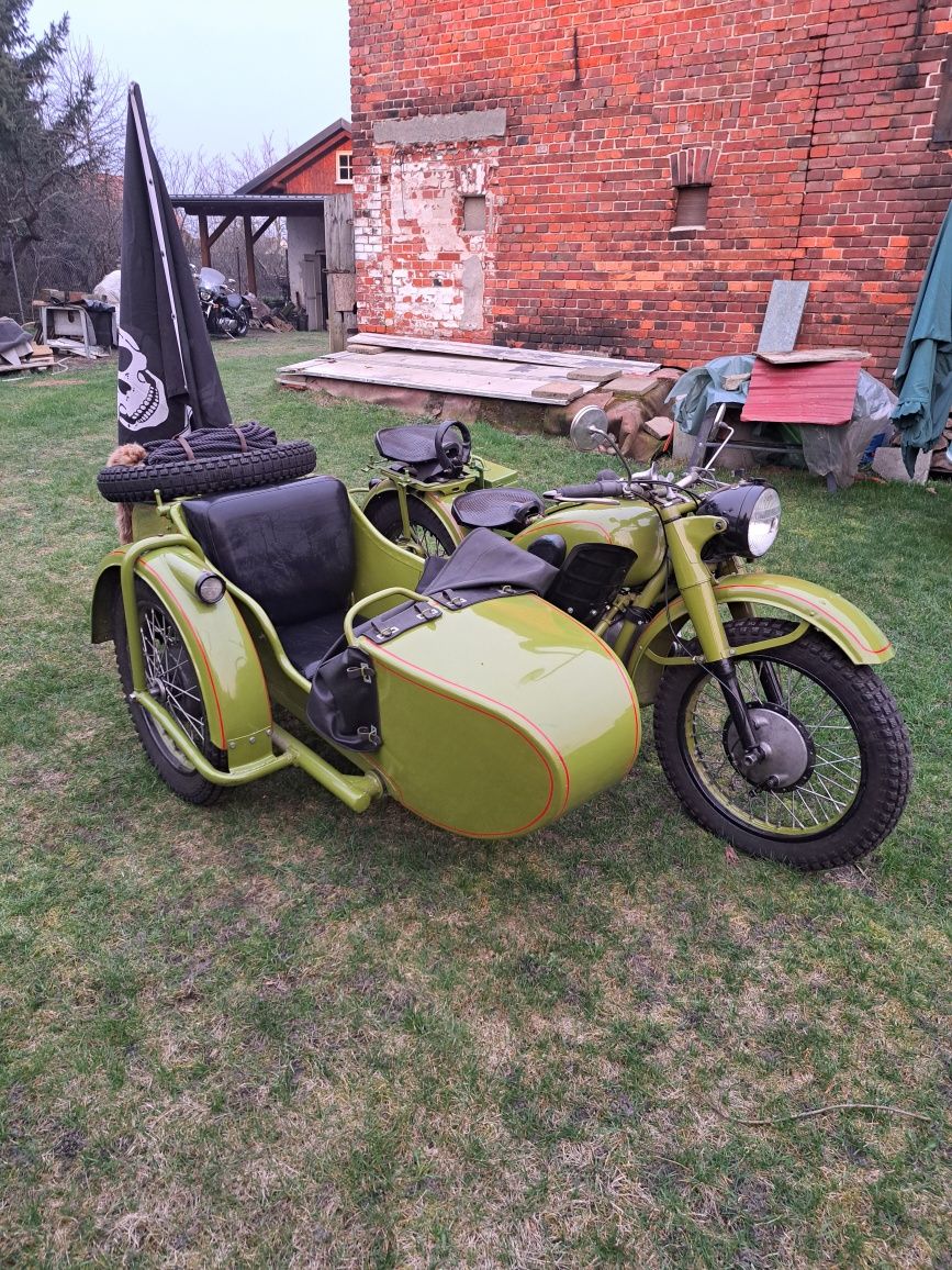 Motocykl z wózkiem bocznym