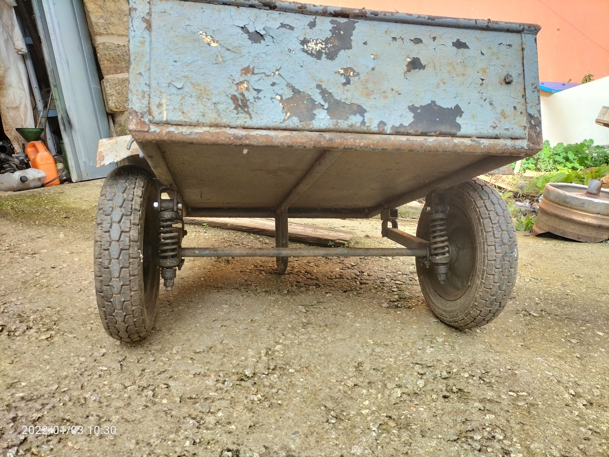 Carrinho de mão / reboque motorizada