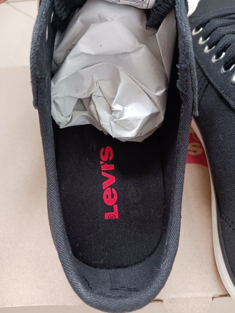 Sapatilhas Levi's Novas