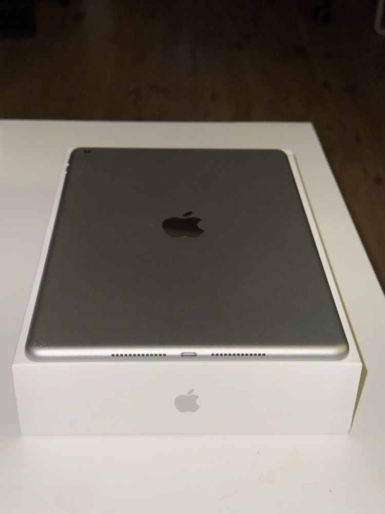 iPad 8. generacji (2020) 32 GB + Apple Pencil 1 generacji + etui