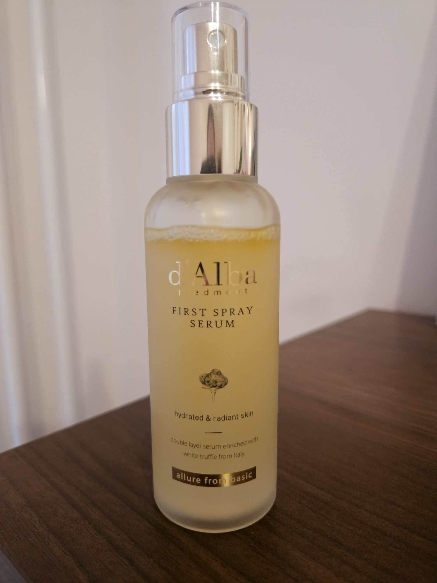 d'Alba Rozświetlająco-Nawilżajace Serum do Twarzy w Mgiełce - 100m