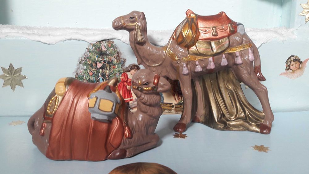 Figurki do szopki. Wielbłądy.