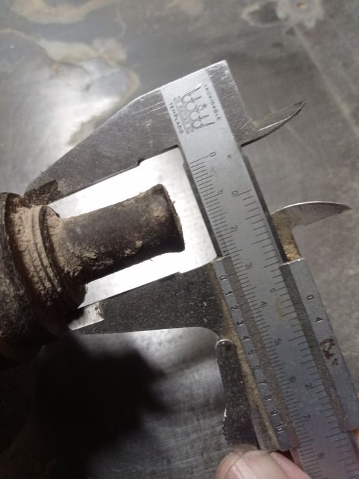 Wał do heblarki grubościówki wyrówniarki dwunożowy 50 cm