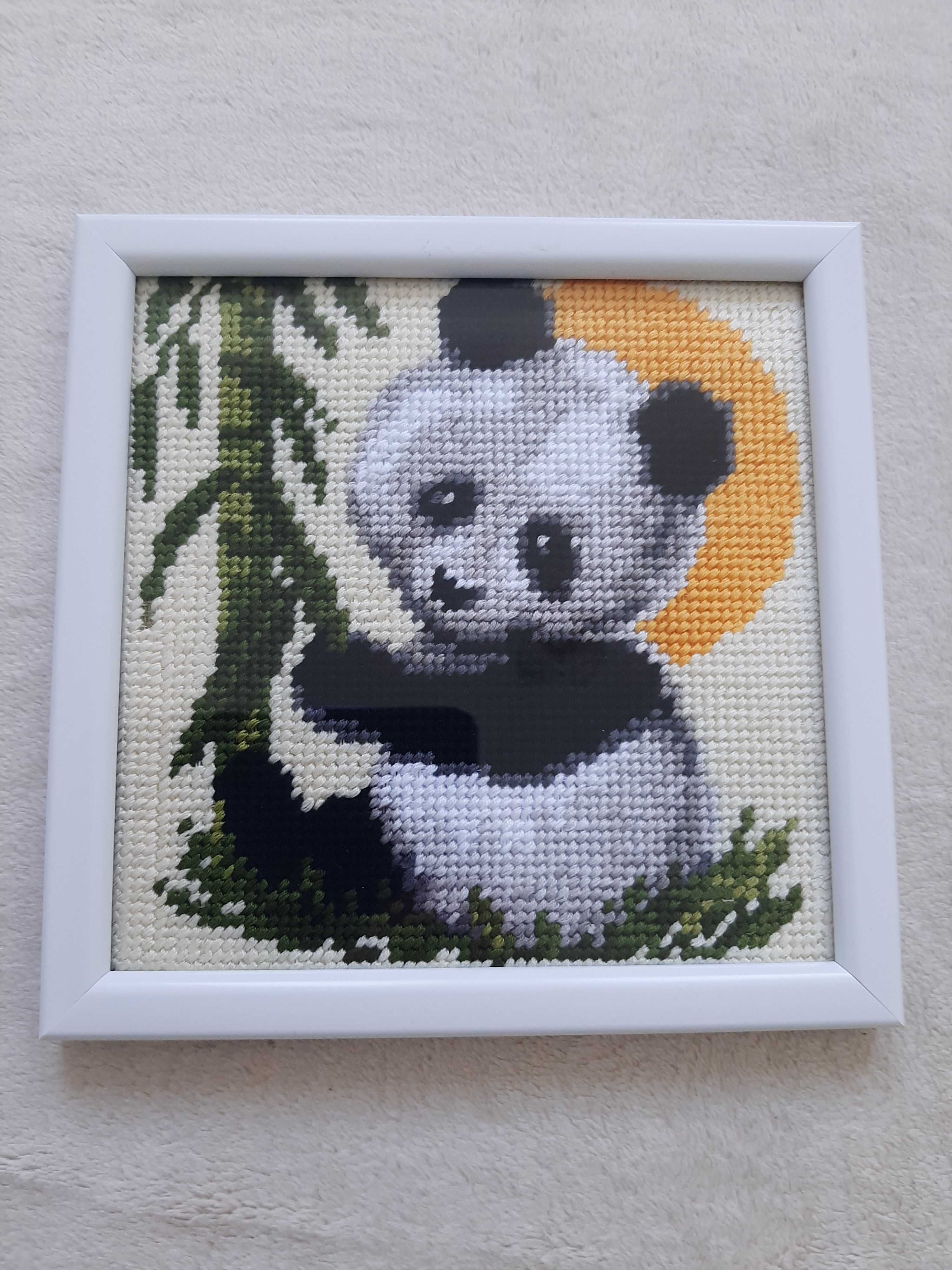 NOWY - Panda - obrazek ręcznie haftowany, 17x17 cm. Nowy.