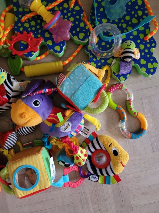 Zabawki niemowlak zestaw niemowlę