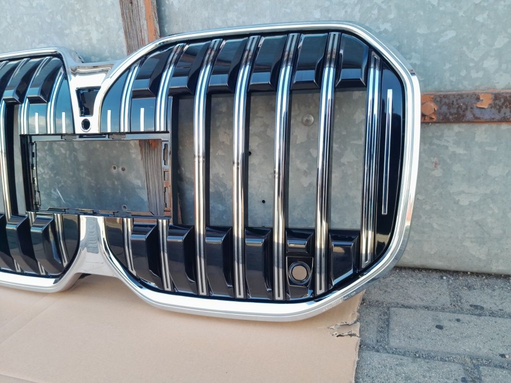 Grill Atrapa BMW 7 G70 CHROM Podświetlany