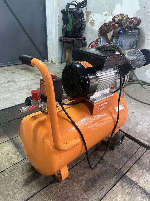 Компресор PowerCraft AC-5030V2