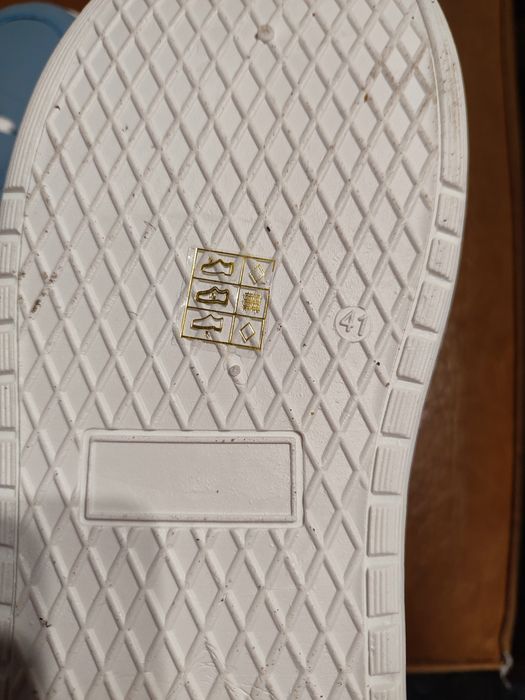 Кросівки на потовщеній підошвіі