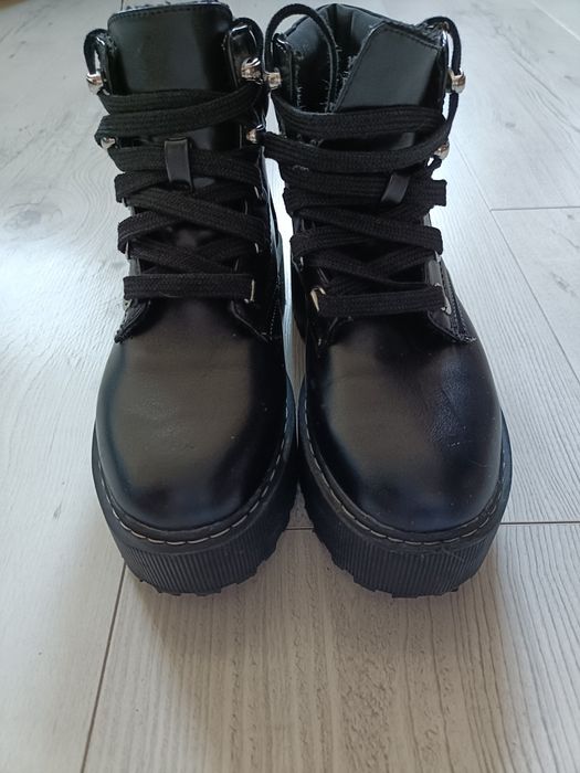 Botki damskie H&M wiązane