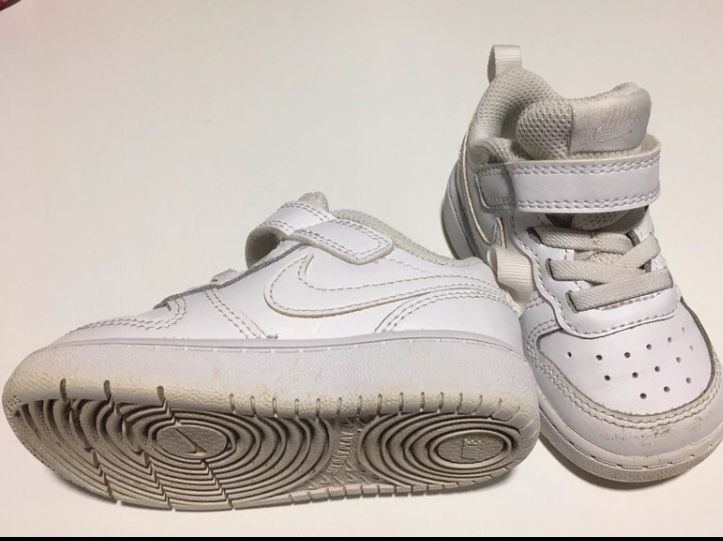 Vendo sapatilhas Nike criança