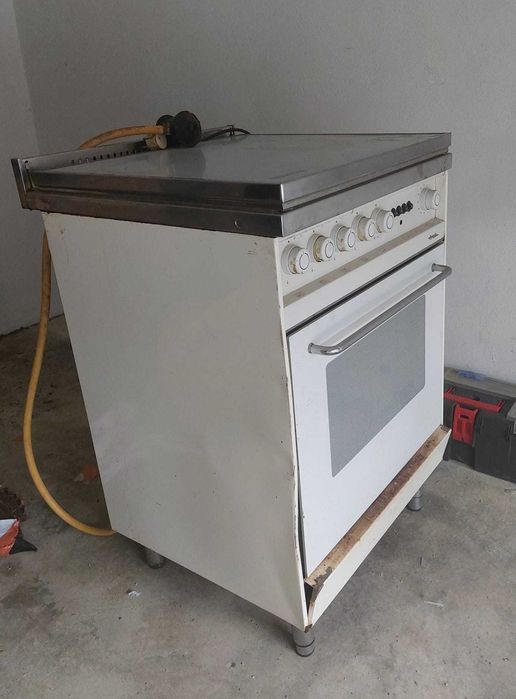 Fogão com forno, usado