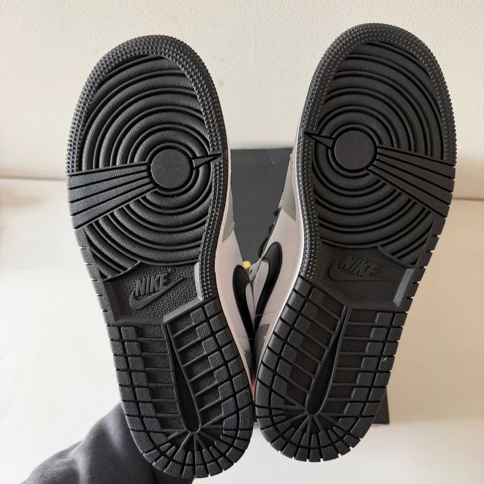 Jordan 1 Low
Light Smoke Grey (GS) - 38.5