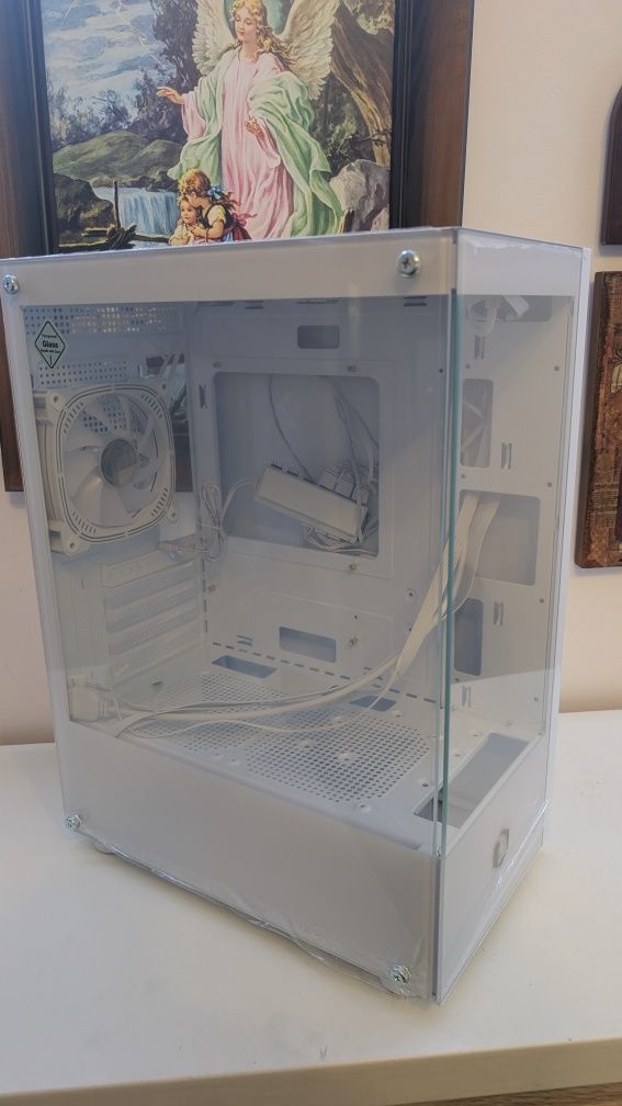 Biała obudowa akwarium ARGB Medium Tower Micro-ATX i ITX 3x120 w Kompl