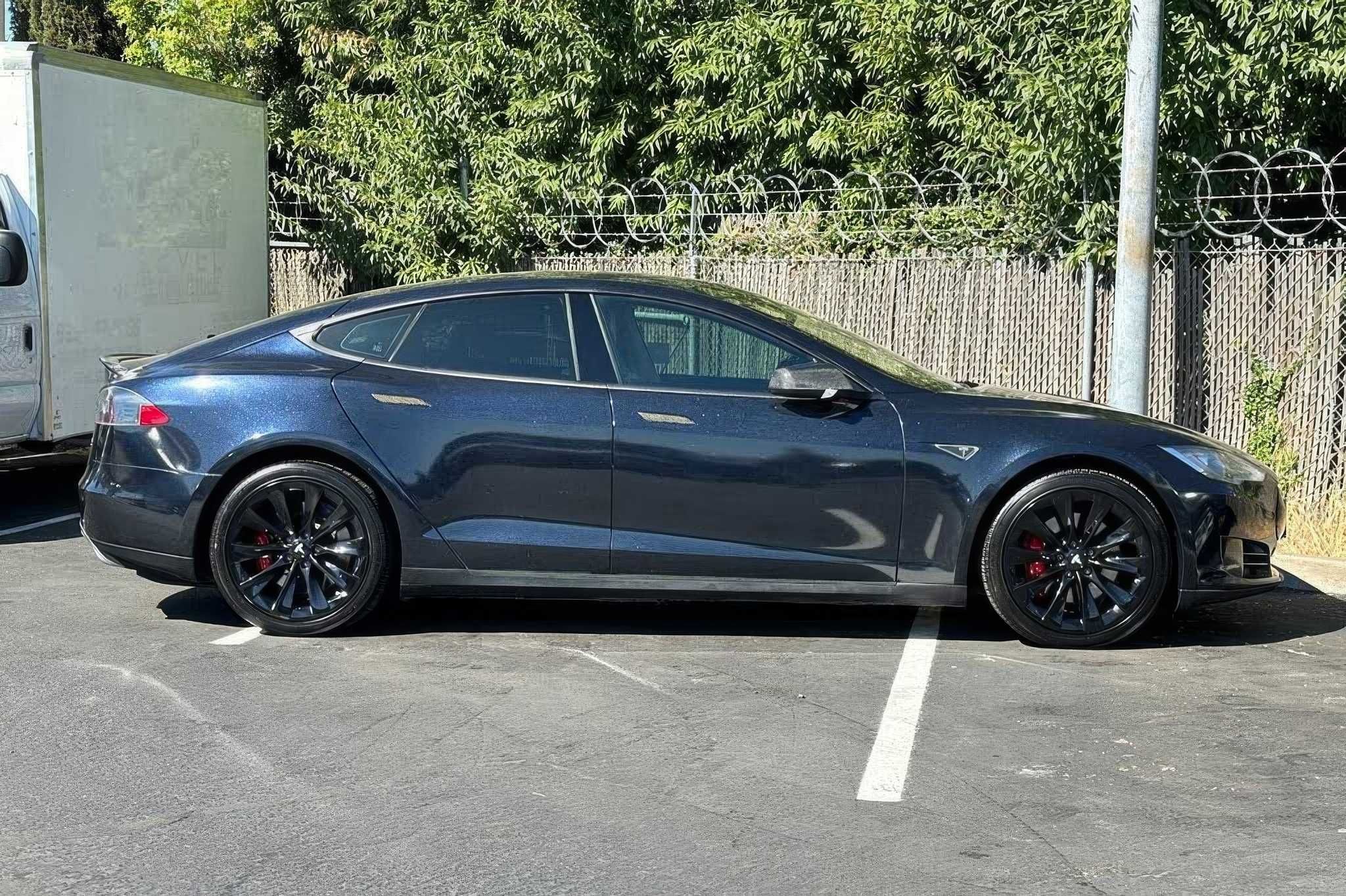 2016 Tesla Model S P90D