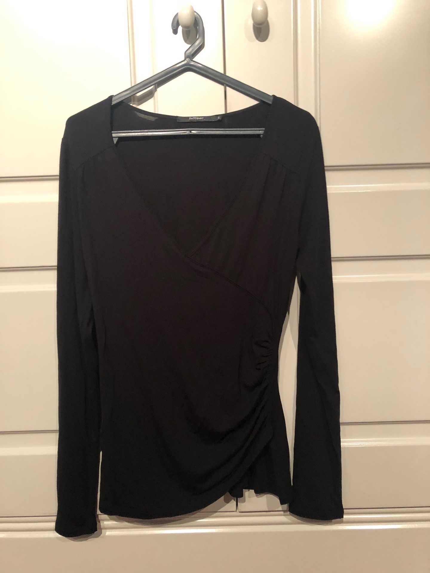 2 camisolas pretaS em malha ,algodão marca BERSKA/ INWEAR tamanho S