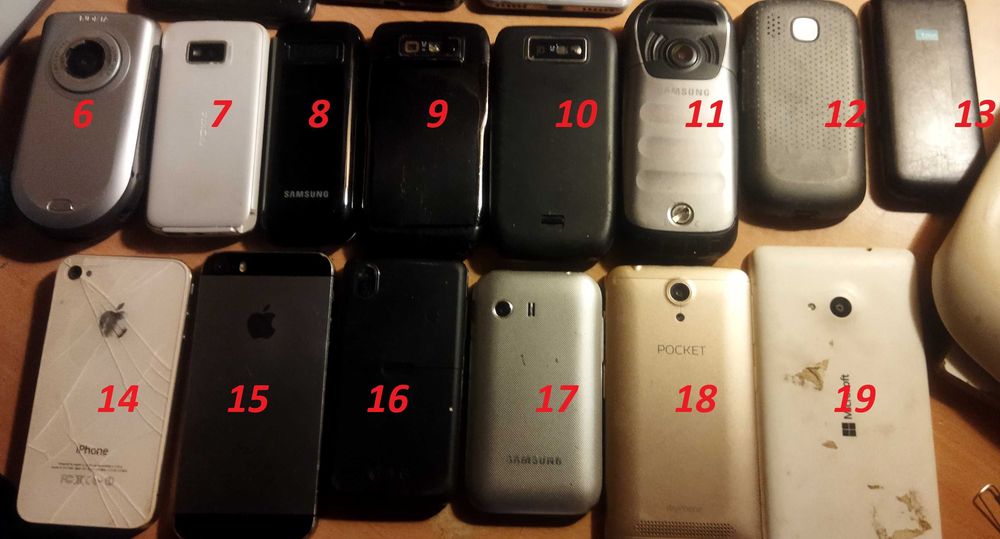 Vários telemóveis para peças