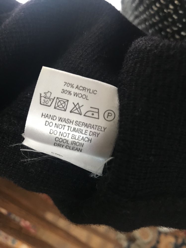 SWETER  czarny z aplikacją różą roz. 42-44 jak NOWY