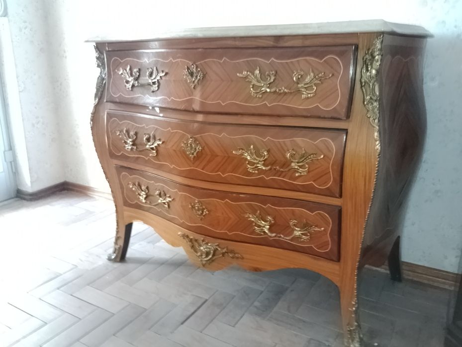 Cómoda Barroca Estilo Luís XV