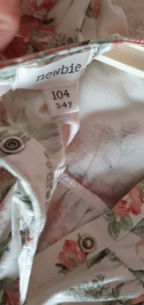 Sukienka newbie 104