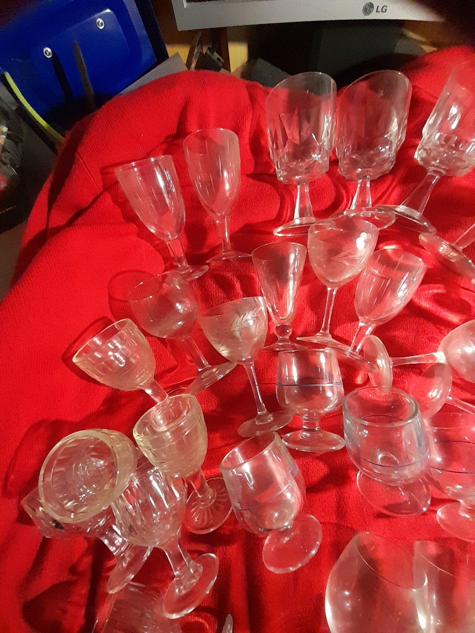 Lote de 62 shots . mini  calices diversos e mini canequinhas p shots