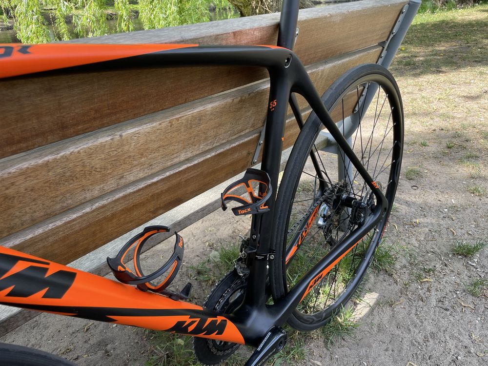 Rower szosowy KTM Revelator sky Carbon (szosa carbonowa)