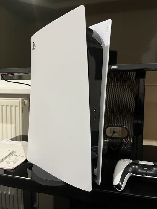 Продам Sony Playstation 5