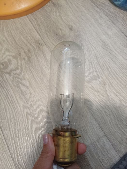 Продам  новую прожекторную лампу