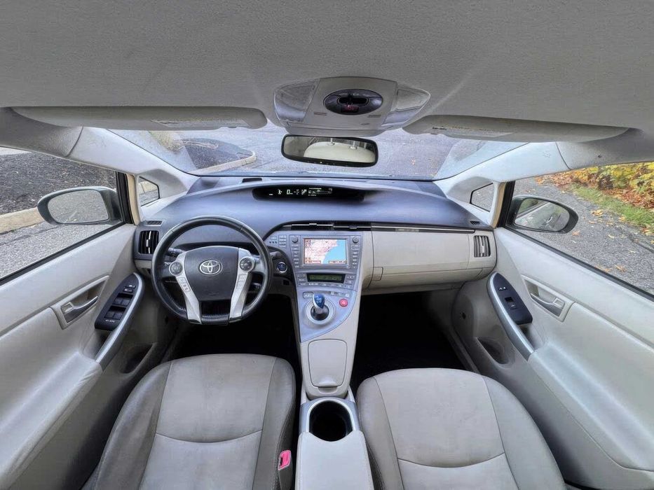 Toyota Prius Five      2013