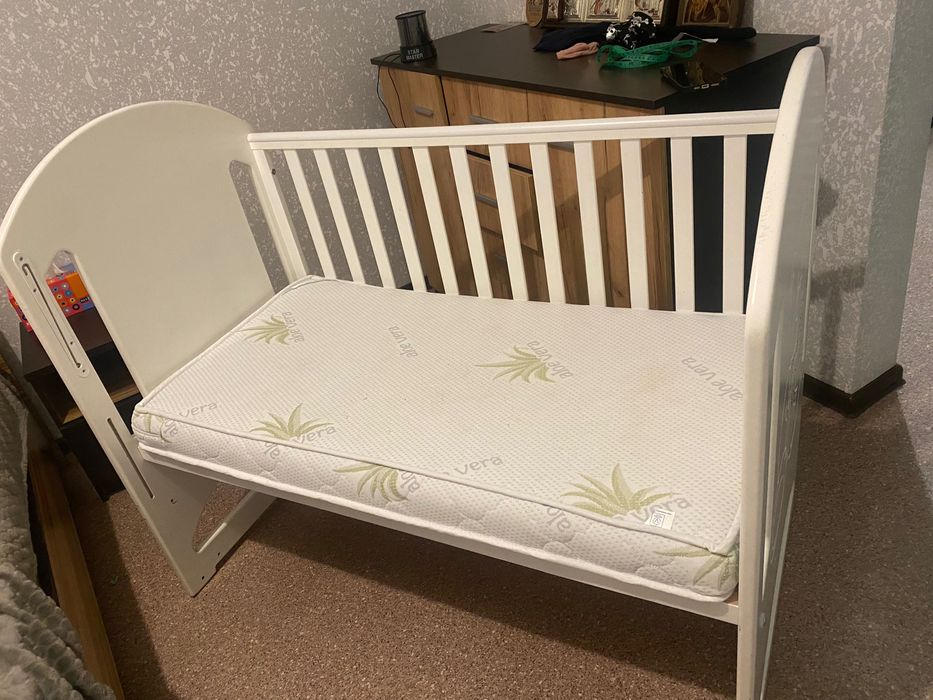 Кровать Умка белого цвета +матрац единая цена