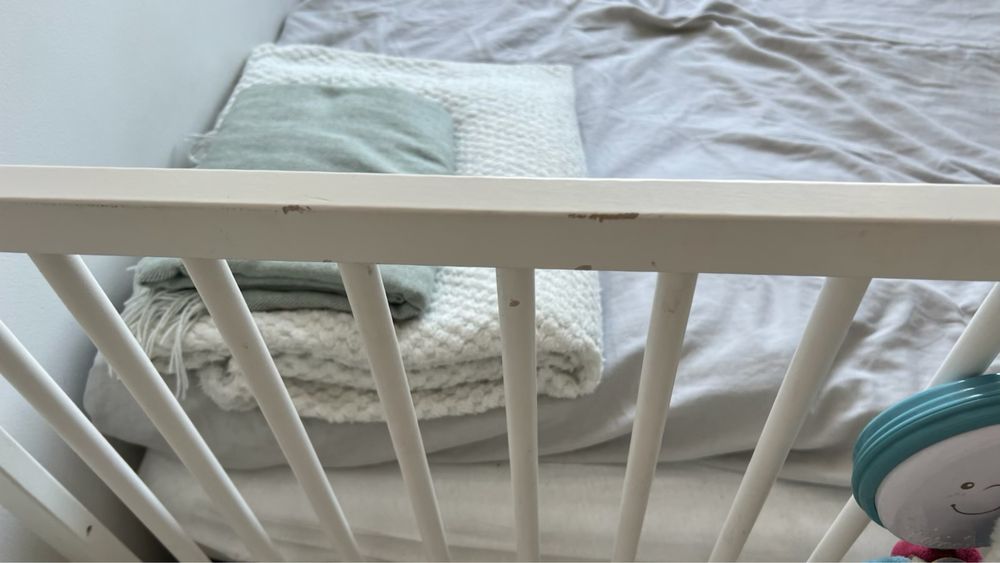 Łóżeczko dziecięce +GRATIS materac i prześcieradła