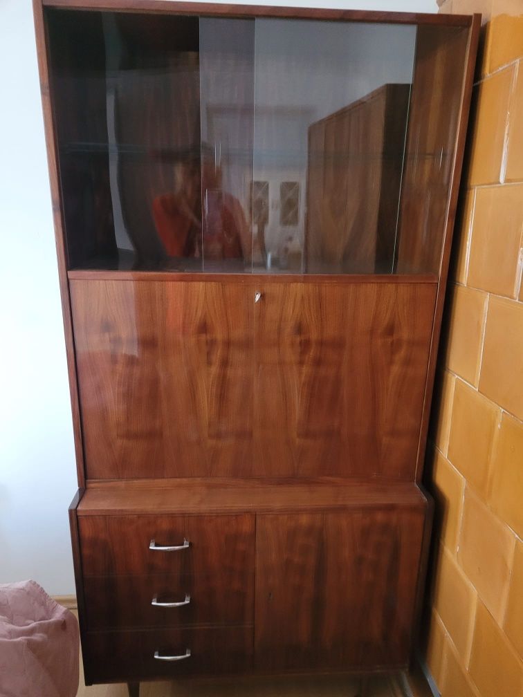 Meble lakierowane retro