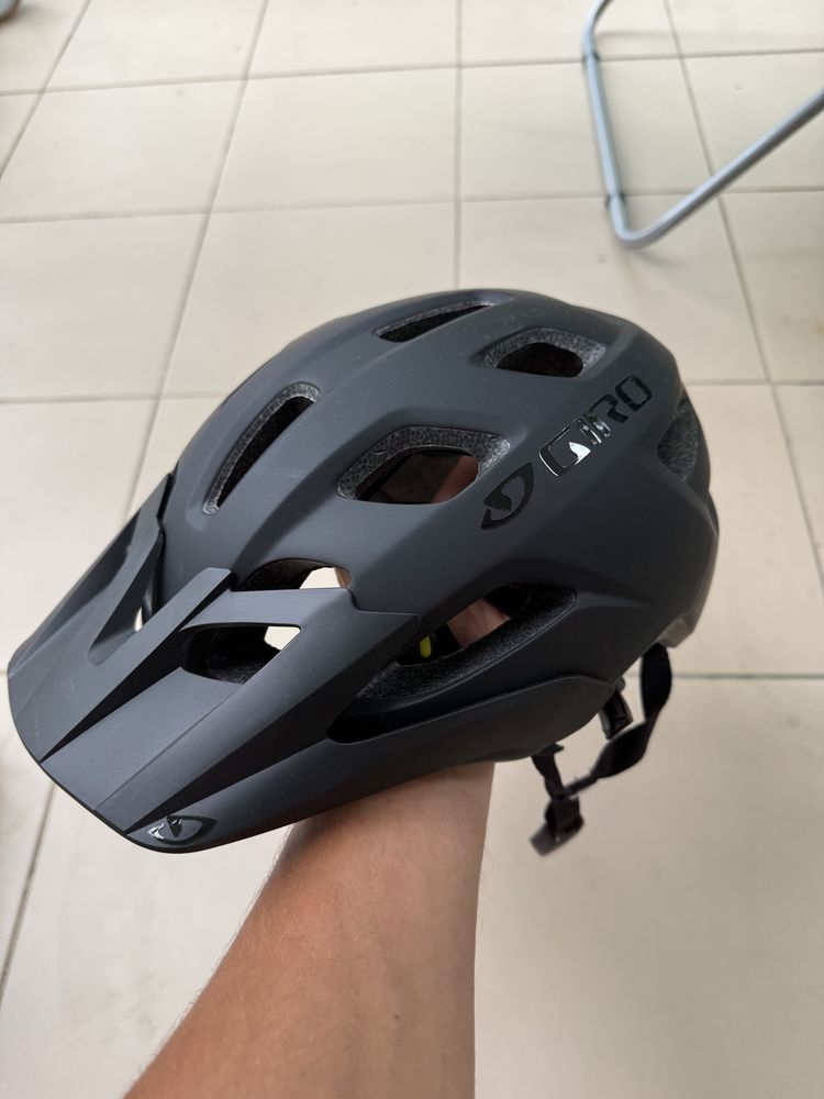 Giro fixture MIPS 54-61 M L XL