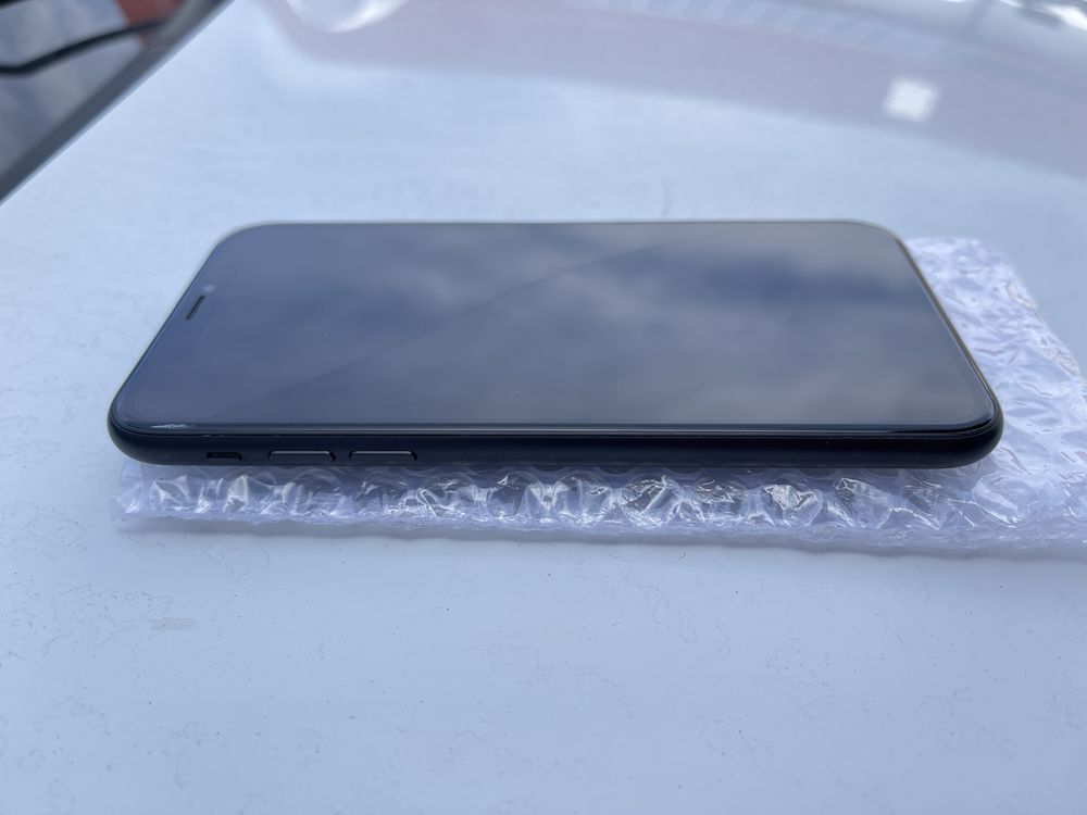 iPhone XR 64GB Preto