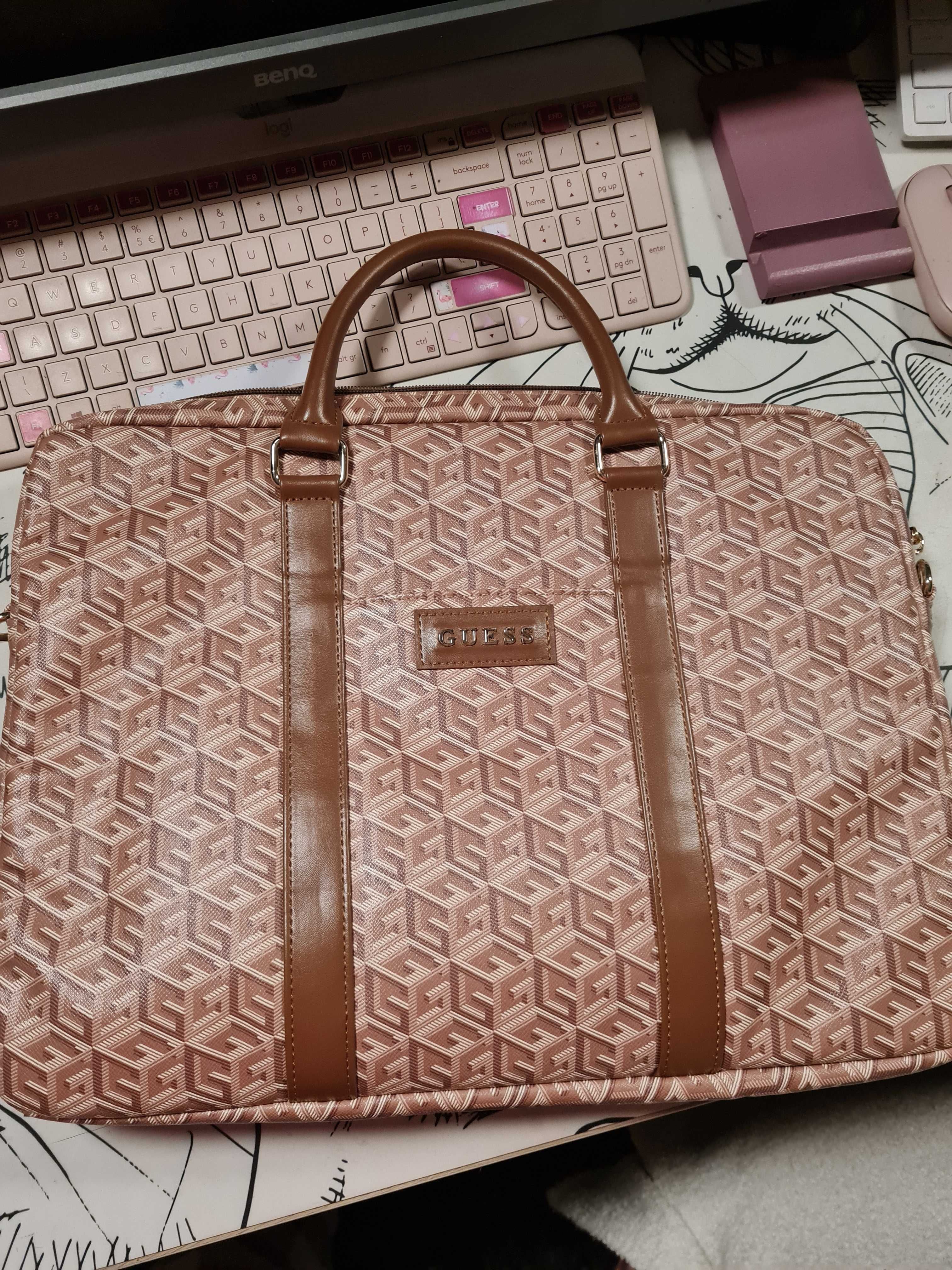 Torba na laptop marki Guess