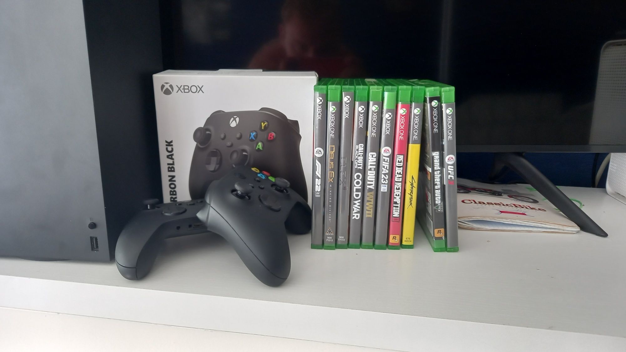 Xbox SERIES X 1TB +2 Pady +Gry +kable