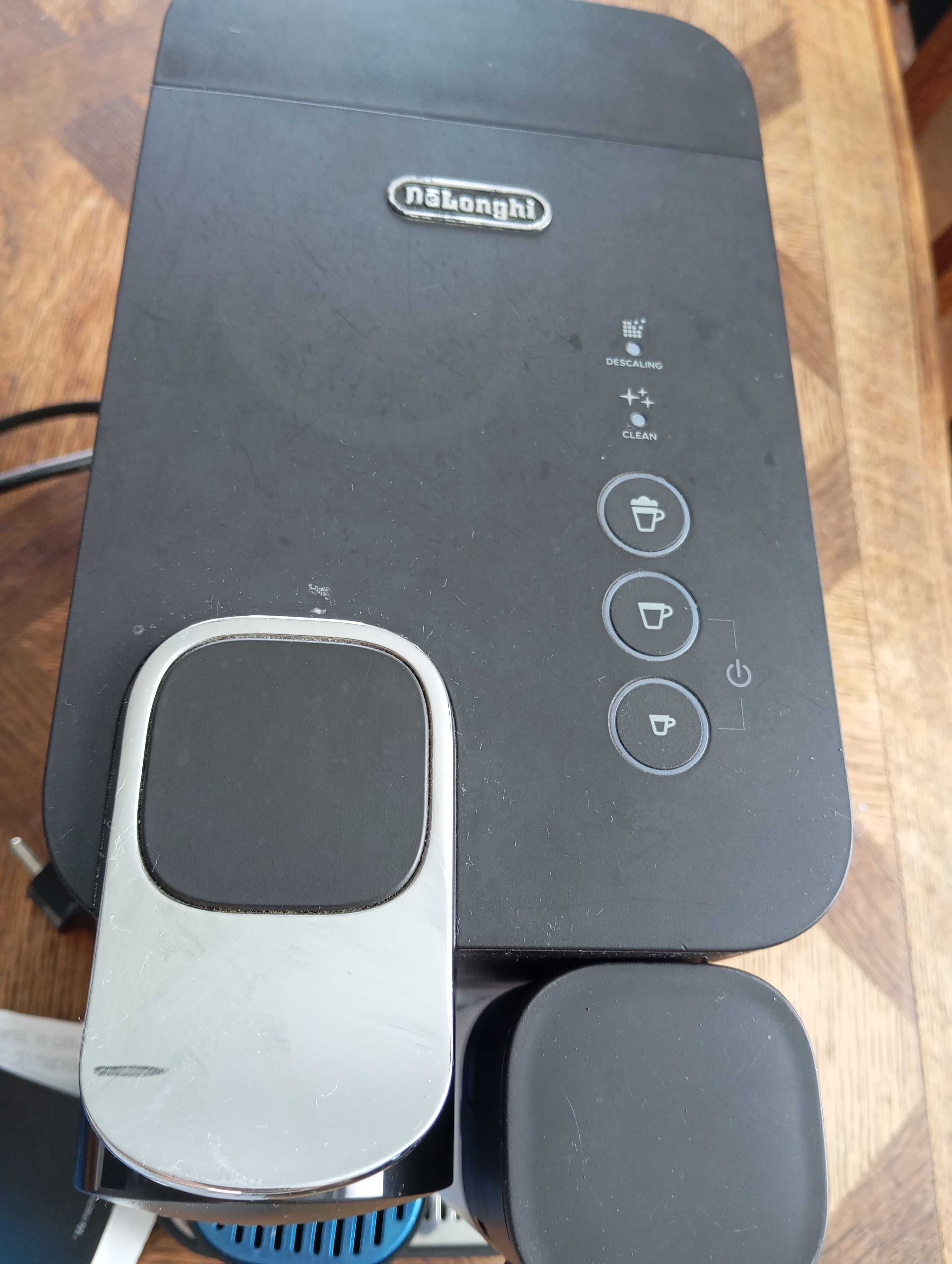 Ekspres do kawy DeLonghi nespresso lattissima one na kapsułki