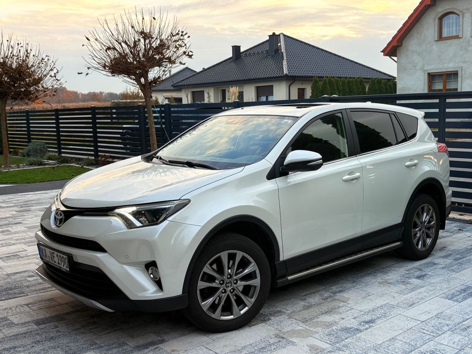 Toyota RAV4 2.0d 143KM/ Navi/ Szyberdach/ Kamera/ Biała Perła/ przetarty bok z DE!