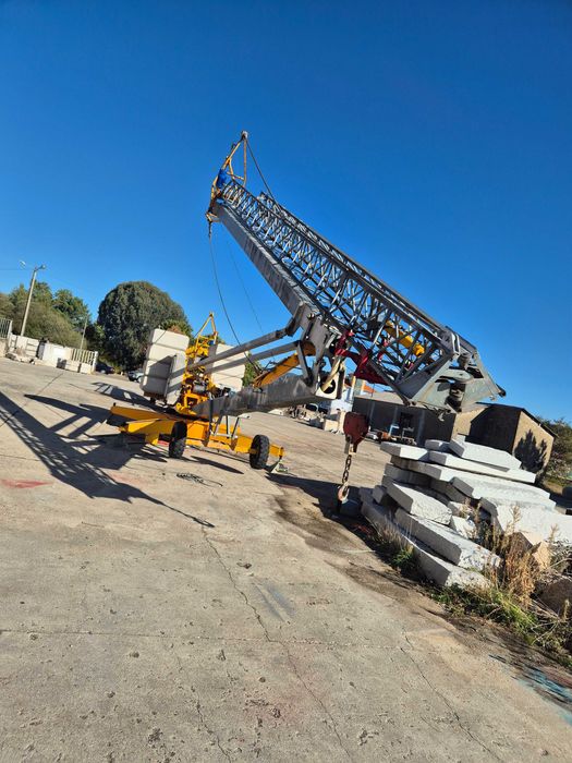 Grua automontante hidraulica
