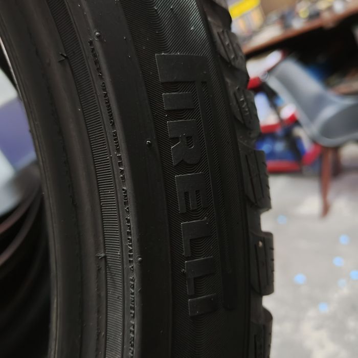 225/45/19 XL Sprzedam komplet opon zimowych Pirelli