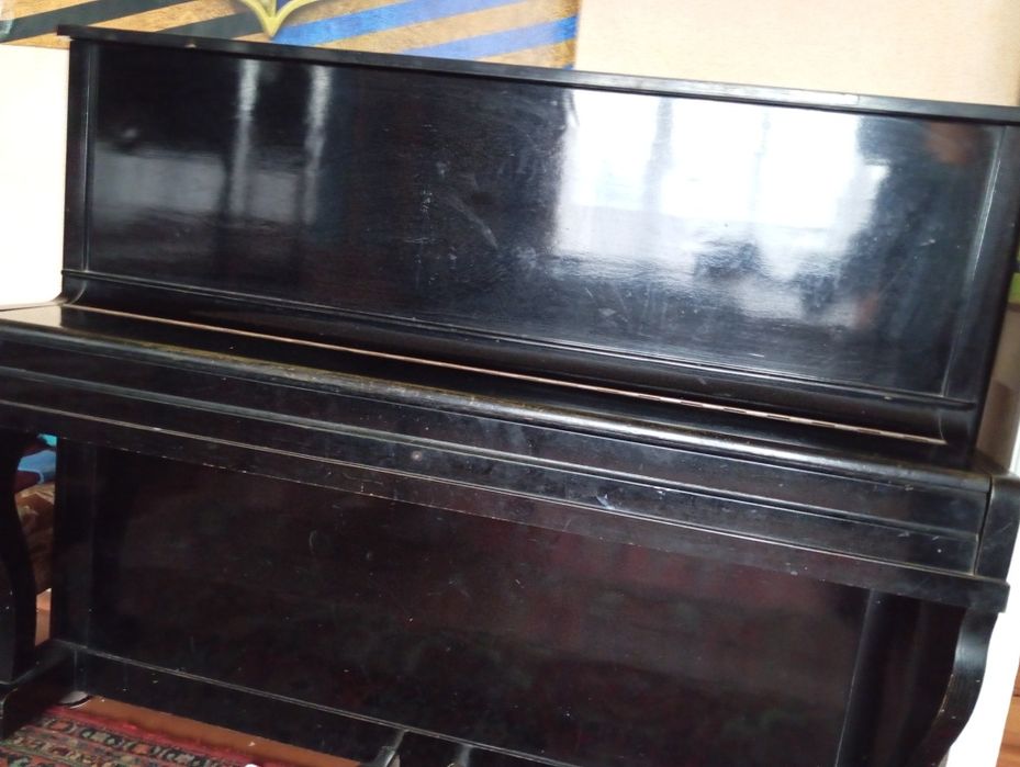 Продам піаніно в