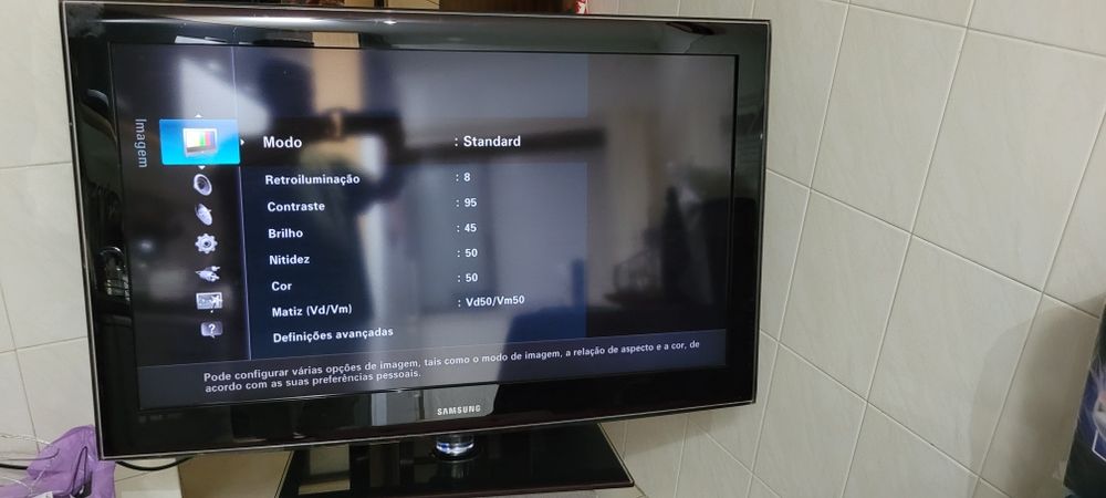 **VENDO** TV LED Samsung 50 polegadas