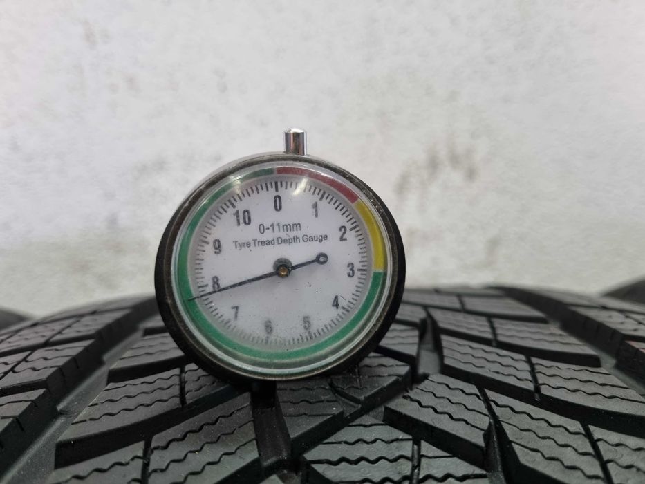 245/40/19 98V 275/35/19 100V Goodyear Ultra Grip Preformance KOMPLET