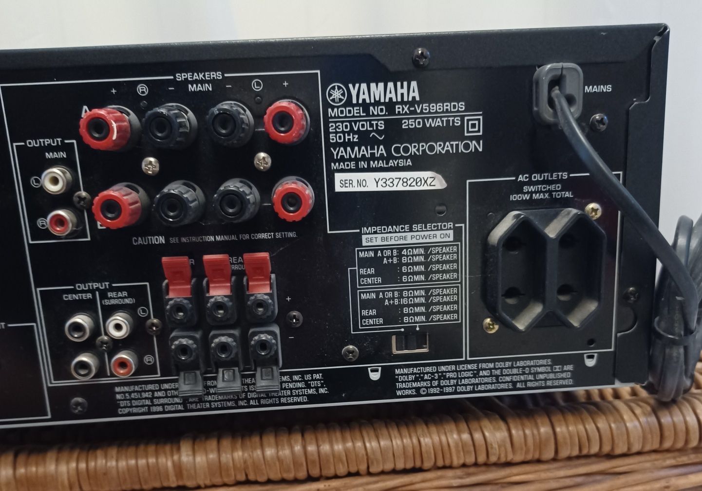 Amplituner Yamaha RX-V596RDS