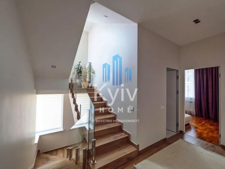 Продажа дома Печерск, центр, ул. Товарная, Киев