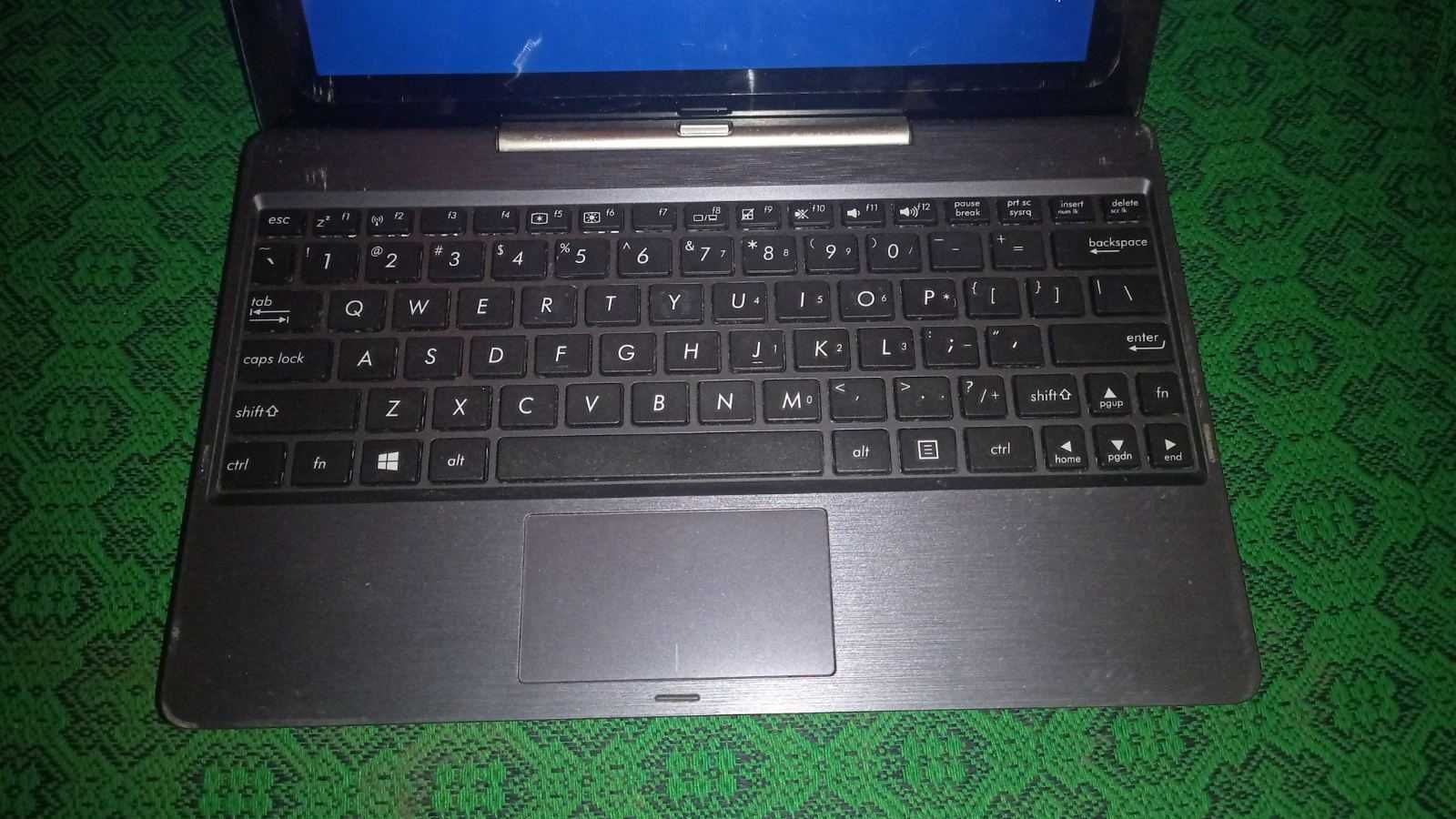 Ноутбук (планшет) Асус 4 ядра Intel Памяти 2/64 и 500Gb Win 8 Usb 3.0